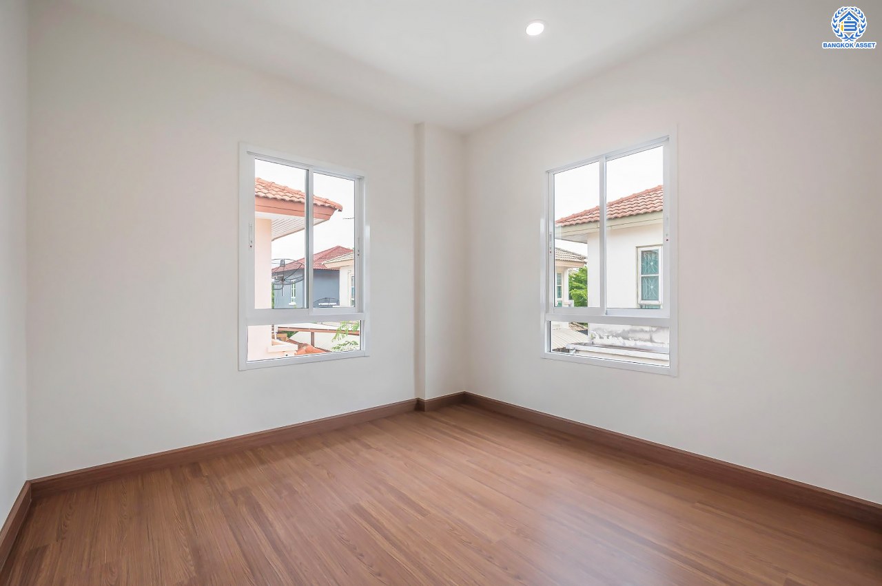 บ้านมือสองตกแต่งใหม่ โครงการ ชัยพฤกษ์ ติวานนท์-ราชพฤกษ์1 เนื้อที่ 51.30 ตร.ว. ฟังก์ชัน 3 ห้องนอน 2 ห้องน้ำ จอดรถได้ 1 คัน บรรยากาศเงียบสงบเป็นส่วนตัว สิ่งอำนวยความสะดวกมากมาย! บนทำเลศักยภาพ หน้าโครงการติดถนนใหญ่ เชื่อมต่อถนนราชพฤกษ์ ใกล้จุดขึ้นทางด่วน "ศรีสมาน"...